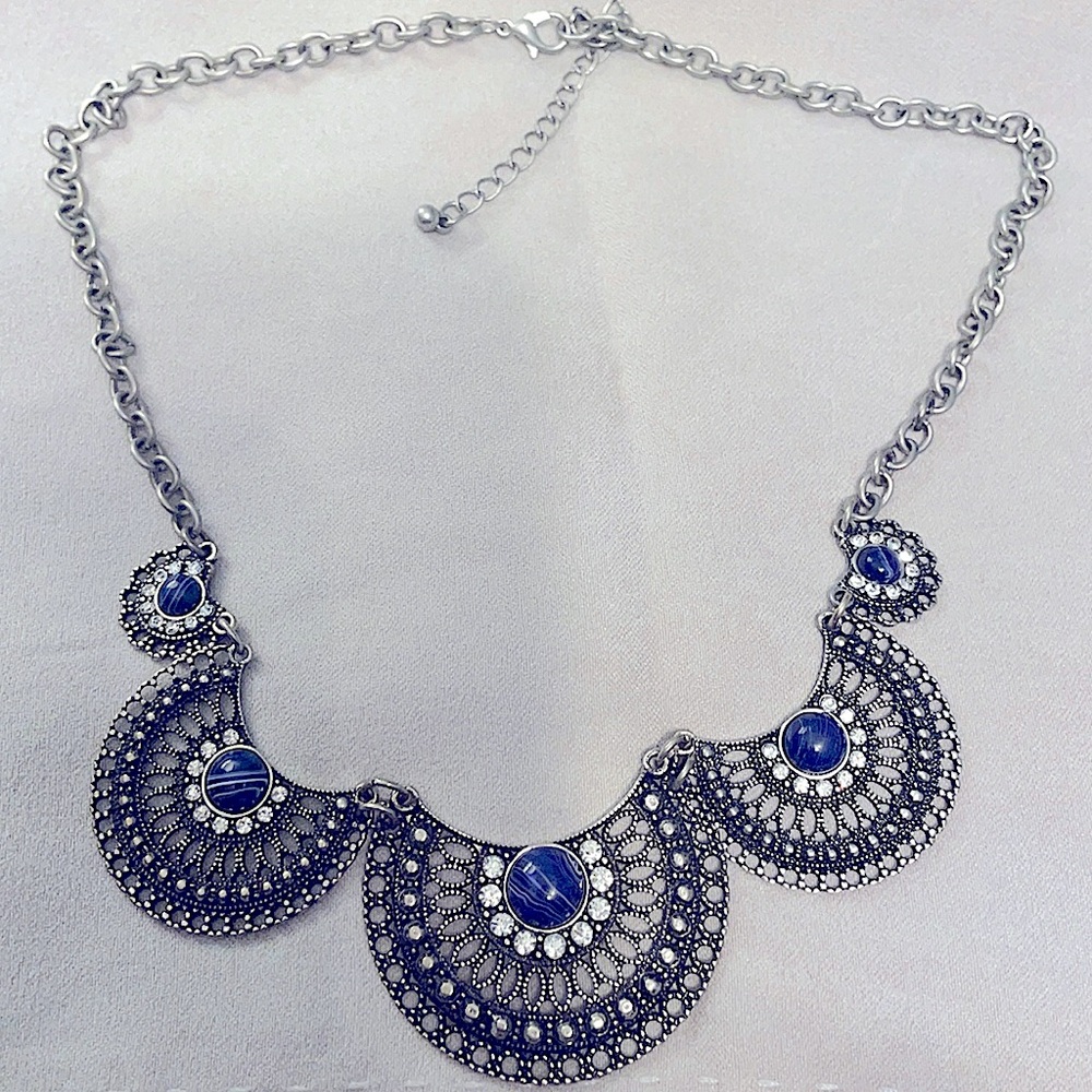 A beautiful bohemian elegant stoned necklace